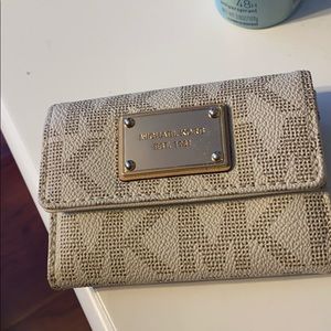 michael kors wallet